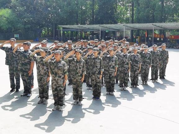 軍訓地點:杭州長樂青少年素質教育基地基地正門02軍訓內容03攜帶物品