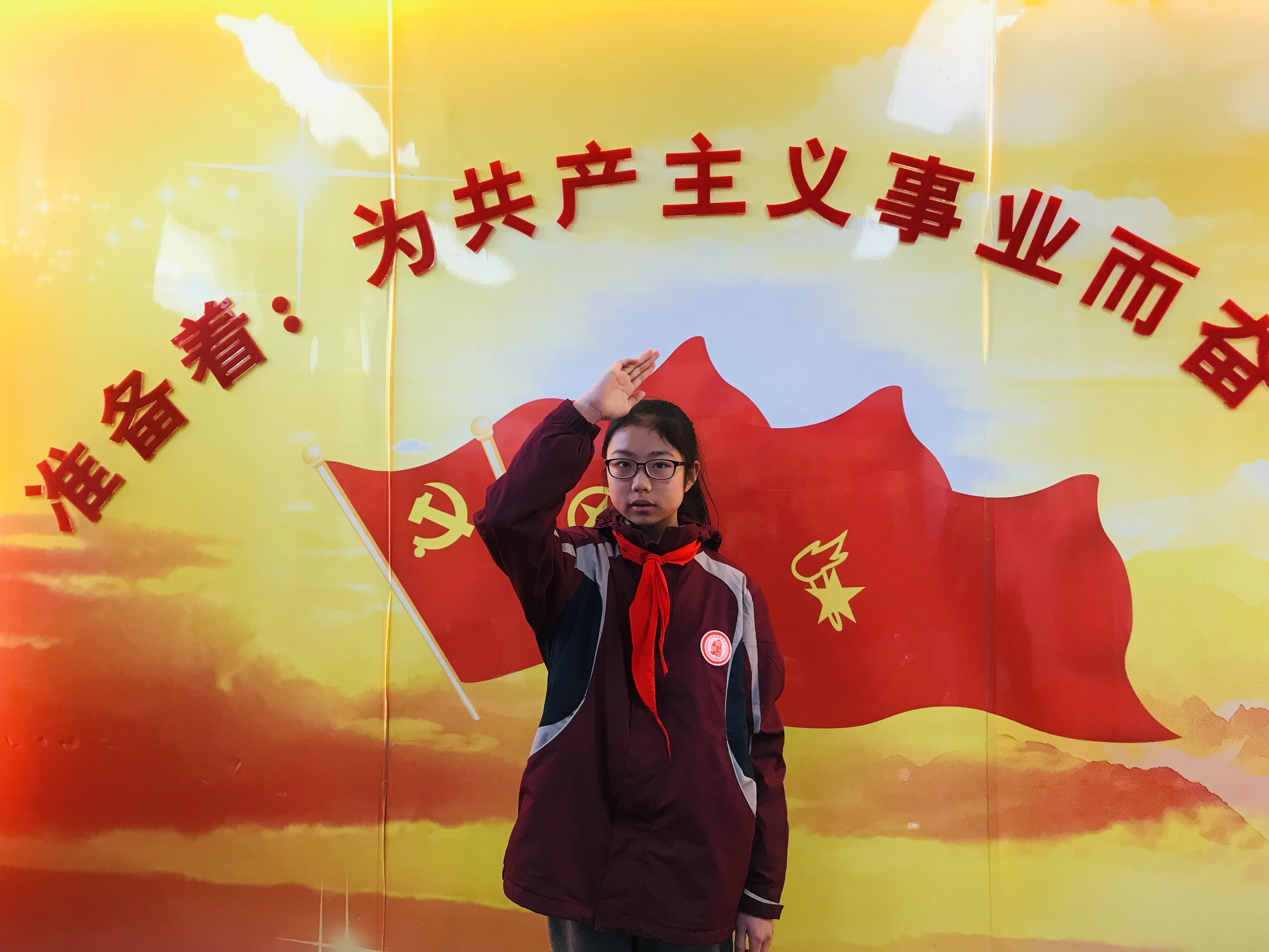 主持人.jpg